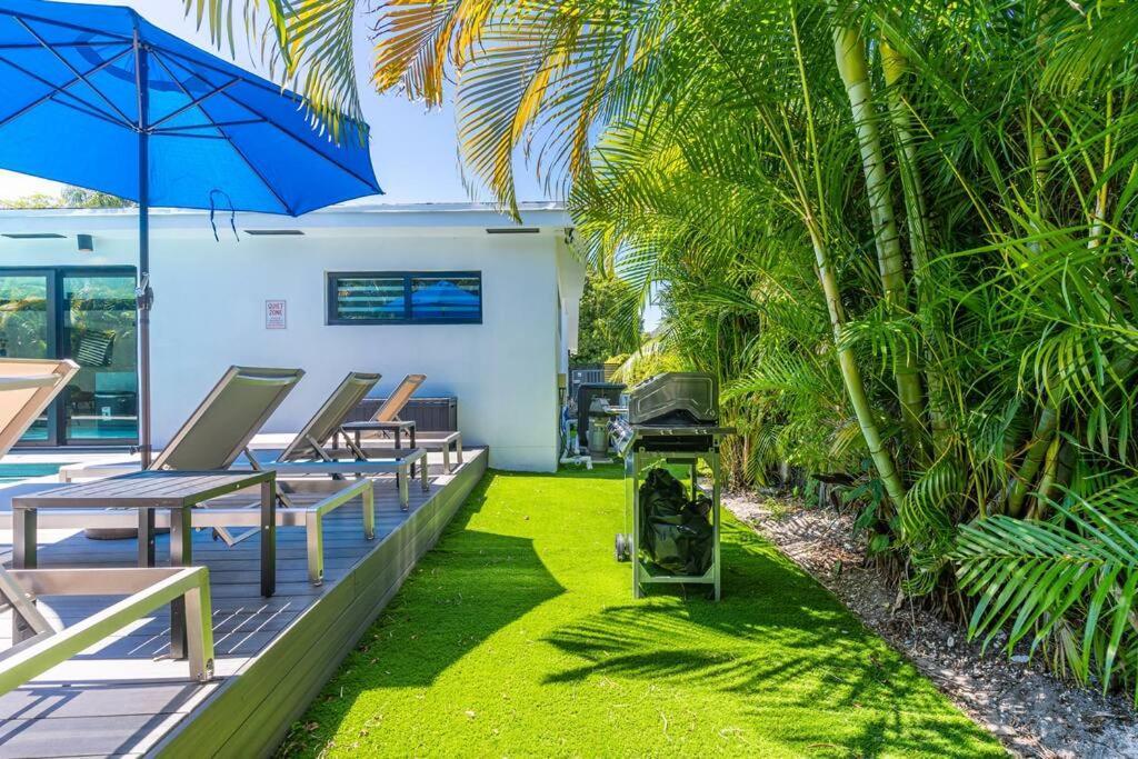 Heated Pool Modern 5 Bedrooms House 10 Minutes To The Ocean *